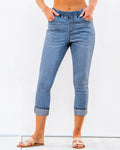 Elastic waist capri jeans in blue, front view