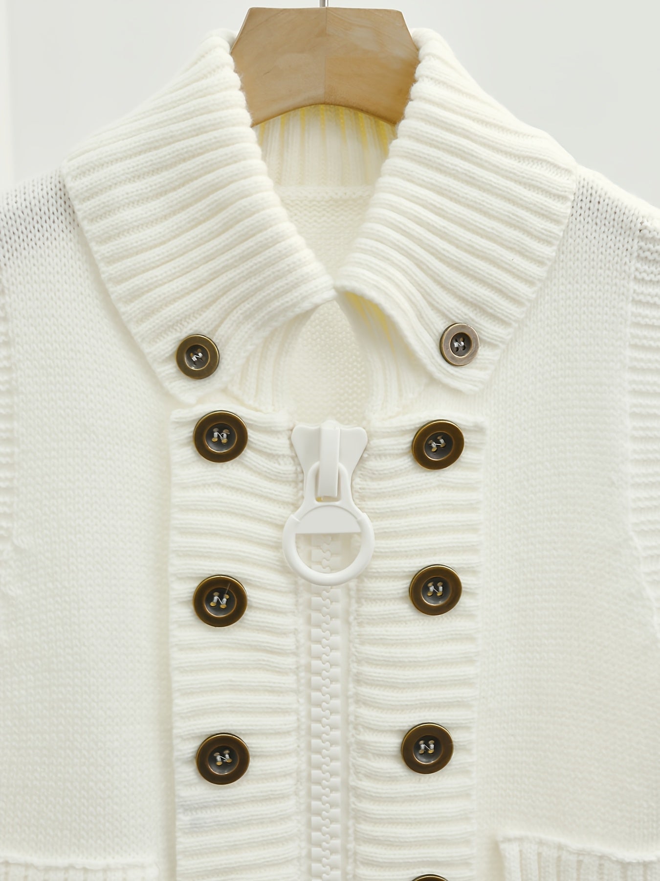 Milky high-collar zip vest
