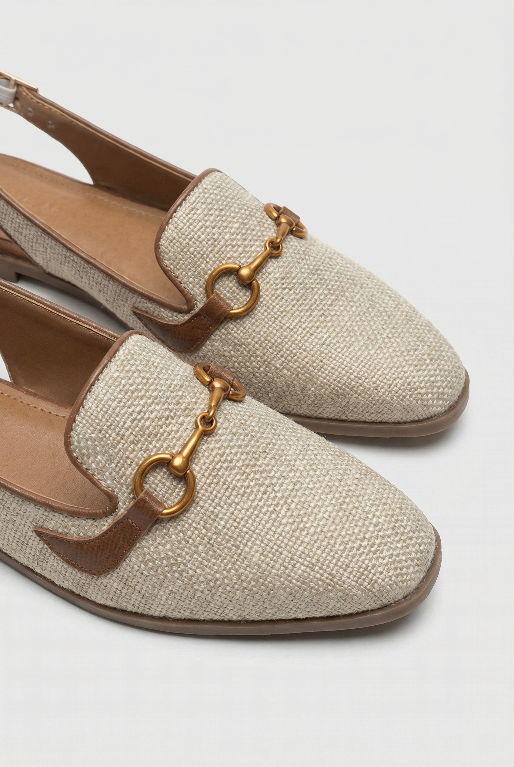 Women Closed-Toe Flats with Adjustable Strap