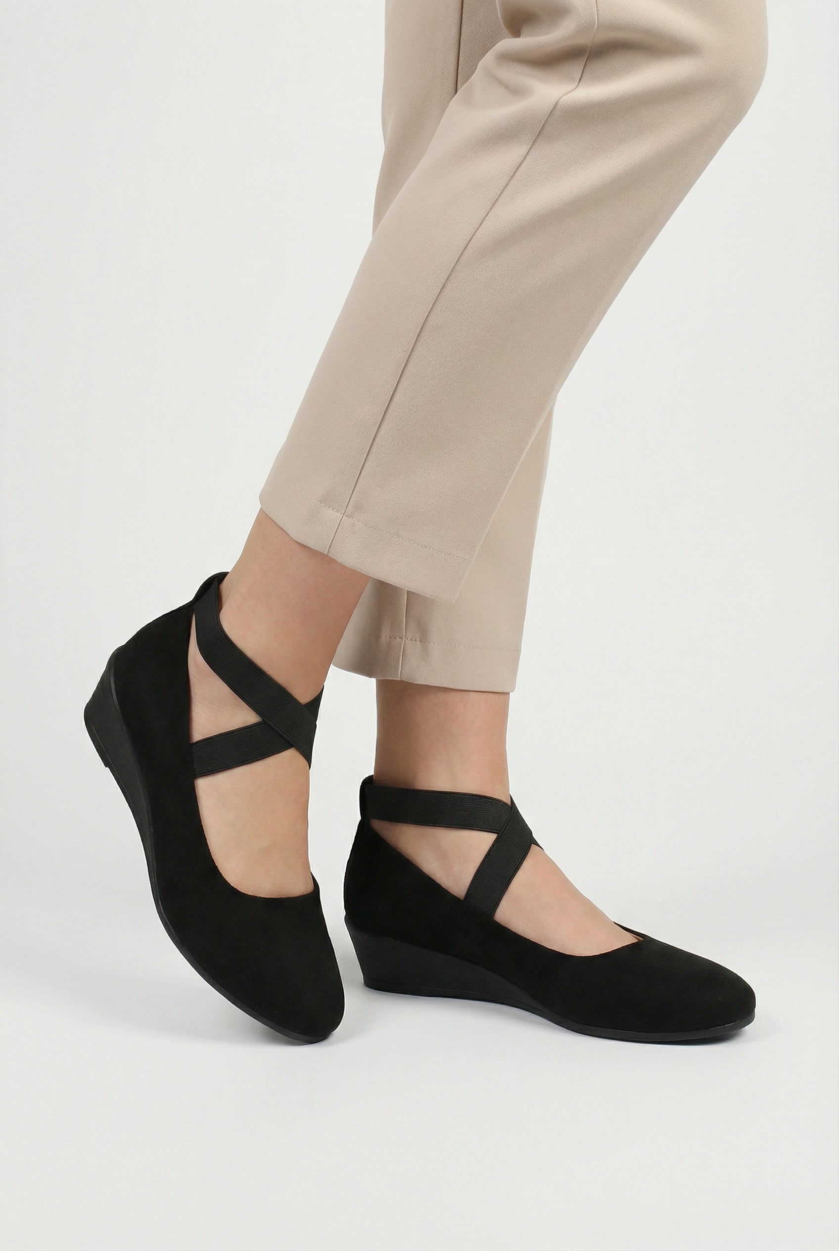 Women's Slip-On Cushioned Fit Shoes for Everyday Wear