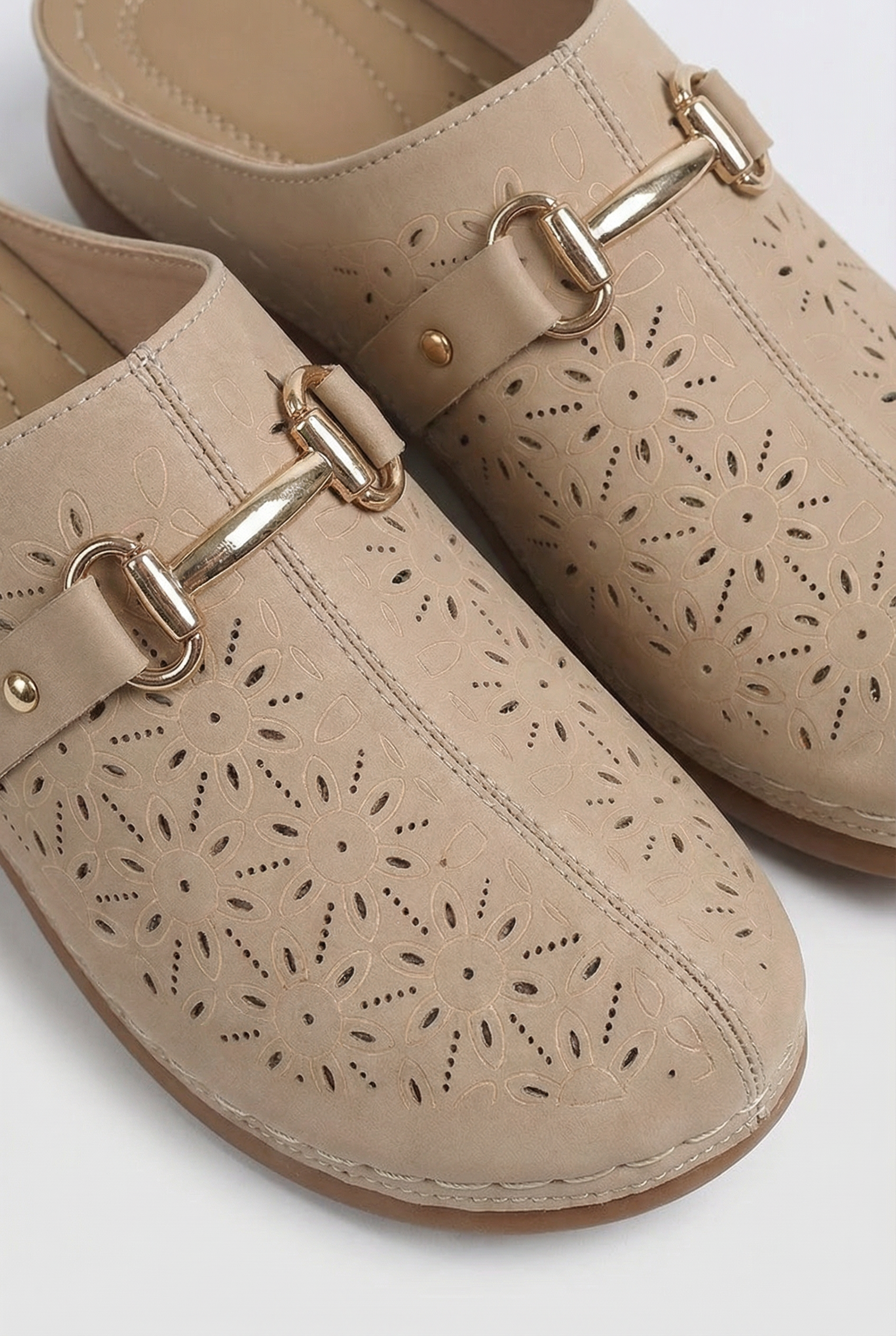 Women Lightweight Outdoor Slippers - Comfortable Design for Summer